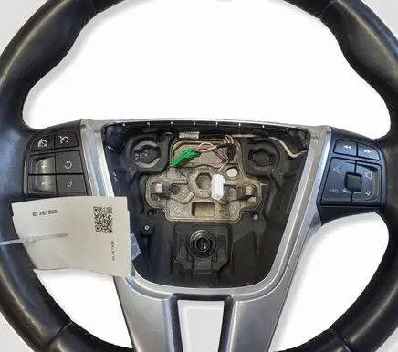 Volvo V40 Steering wheel 34110217B P31250592