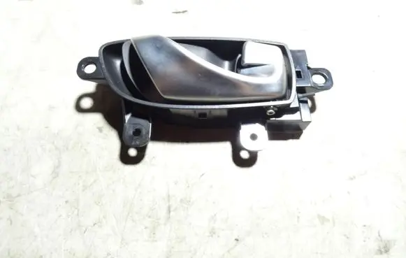 Infiniti Q50 Front door interior handle