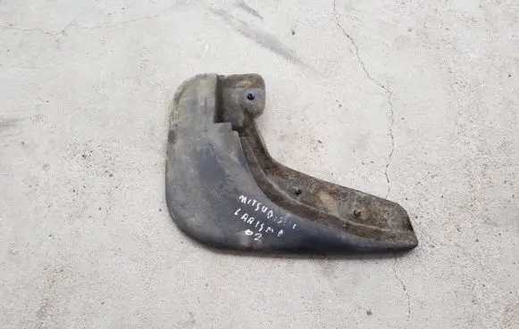 Mitsubishi Carisma Front mudguard MZ312127