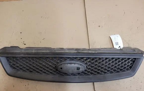 Ford Focus Front bumper upper radiator grill 4M518C436A D2A3C 4M518138AE