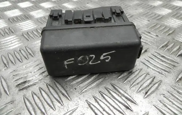 Lexus GS 300 350 430 450H Fuse box set 8266230560