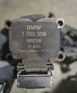 BMW 7 E38 High voltage ignition coil 1703359