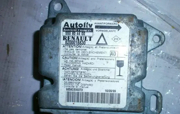 Renault Laguna I Airbag control unit/module 8200018830 550804400