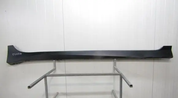Nissan Leaf II (ZE1) Front sill (body part) 76852