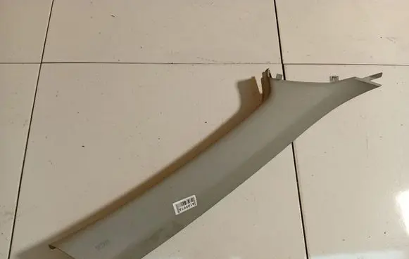 Mitsubishi Outlander (C) pillar trim 7210A132YA