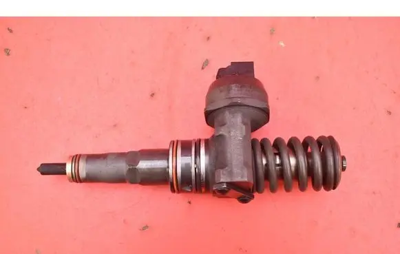 Seat Alhambra (Mk1) Fuel injector 038130073AK
