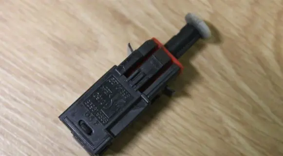 Opel Zafira B Brake pedal sensor switch 55701395 869619858