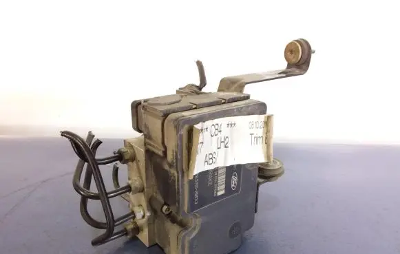 Ford Focus ABS Pump 8M512M110AA
