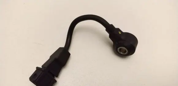 Audi A3 S3 8L Detonation knock sensor 06A905377