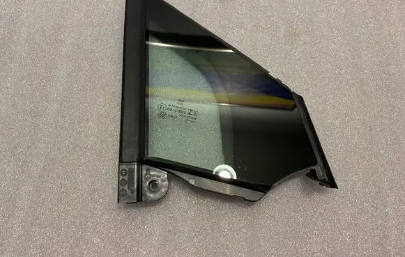 Audi Q4 Sportback e-tron Front triangle window/glass 89A845114