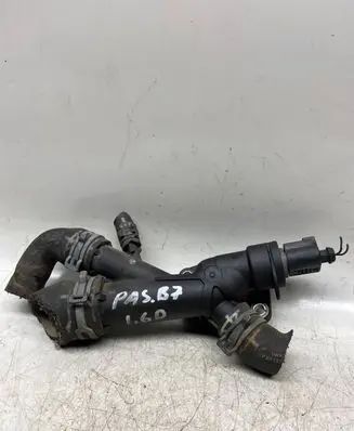 Volkswagen PASSAT B7 Thermostat housing 03l121131aa
