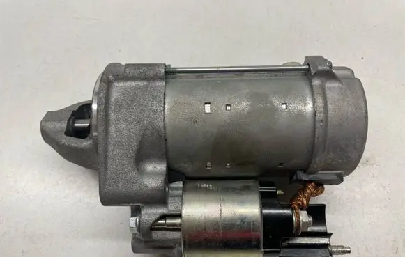 Mercedes-Benz Sprinter W906 Starter motor A0061514501 A6519060026 A0009060126
