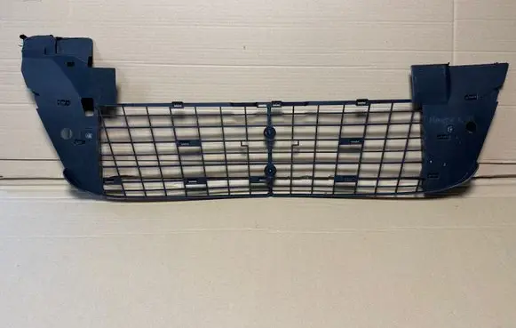 Renault Master III Front bumper upper radiator grill 0001045706