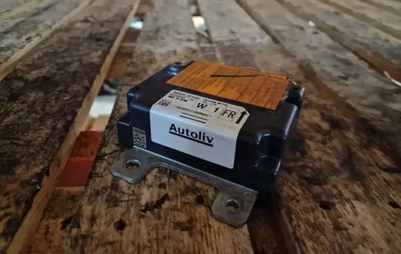Nissan Qashqai Airbag control unit/module 988204EH0C