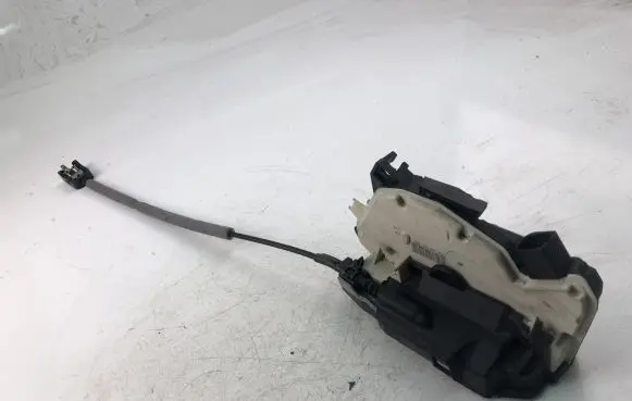 Skoda Superb B6 (3T) Coupe door lock (next to the handle) 1S4839015C