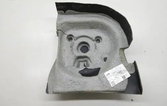 Engine bonnet/hood sound/heat insulation