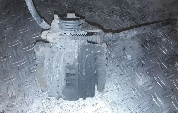 Audi A4 S4 B7 8E 8H Brake caliper pad carrier rear 