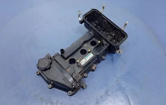 Toyota Aygo AB10 Rocker cam cover 