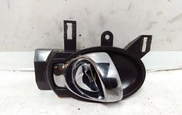 Nissan Juke I F15 Rear door interior handle