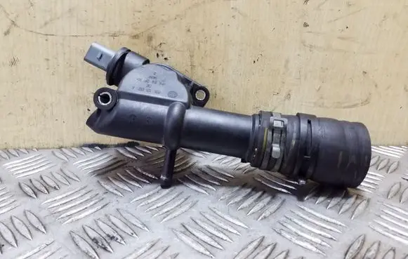 Audi Q5 SQ5 Engine coolant pipe/hose 03L121132A