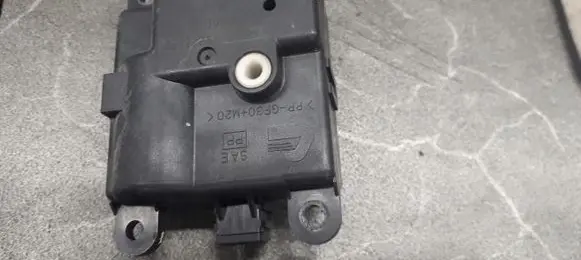 Nissan Murano Z50 A/C air flow flap actuator/motor 