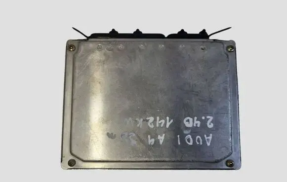 Audi A4 S4 B5 8D Engine control unit/module 4D0907551 0261204215