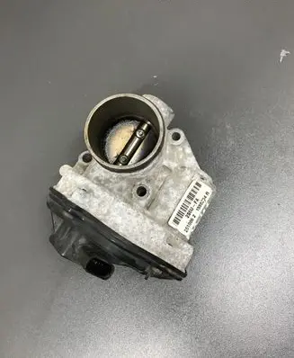 Ford Focus Throttle valve