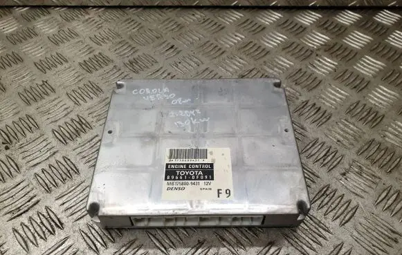 Toyota Corolla Verso AR10 Engine control unit/module 896610F091