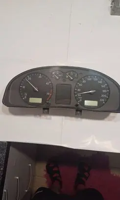 Volkswagen PASSAT B5 Speedometer (instrument cluster) 09051969906 06007669060