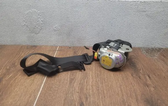 Volkswagen PASSAT B8 Rear seatbelt 3G9857805E