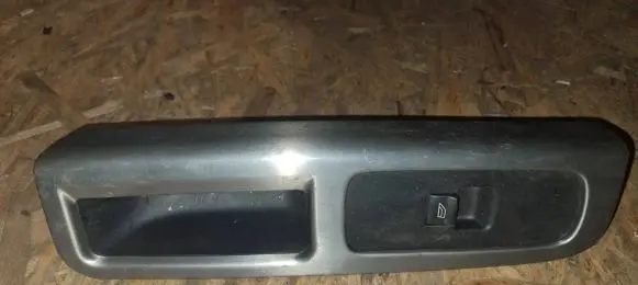Volvo V50 Electric window control switch 8679669