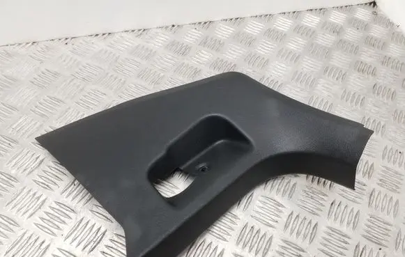 Foot area side trim