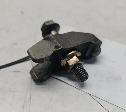 Volkswagen Golf IV Fuel Injector clamp holder 