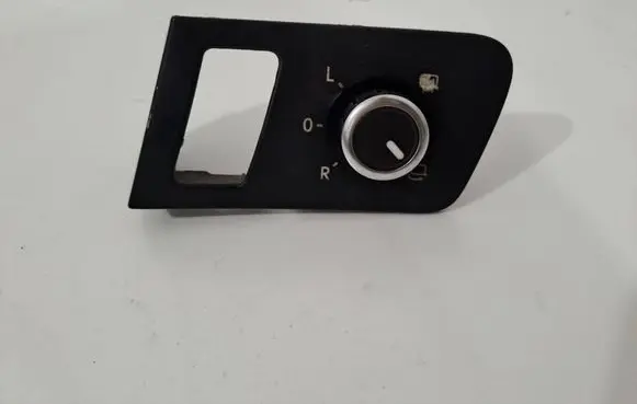 Volkswagen Touran II Wing mirror switch 1T1959552G 262202S