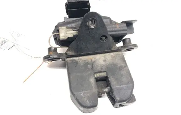 Skoda Fabia Mk1 (6Y) Tailgate exterior lock 5J0827501B