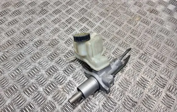 Master brake cylinder