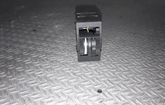 Audi A3 S3 8L Headlight level height control switch 8L0919094B