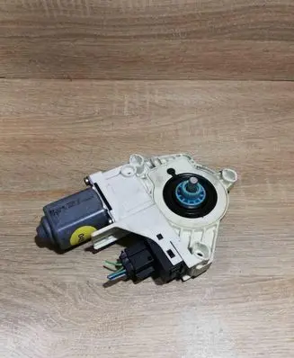 Audi A6 S6 C6 4F Front door window regulator motor 4F0959802A