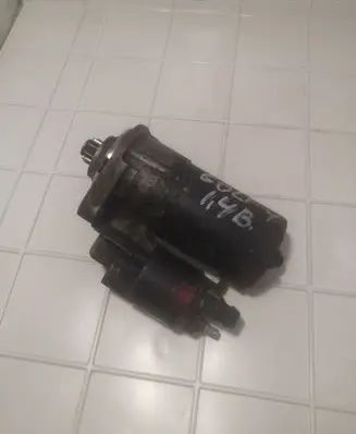 Volkswagen Golf IV Starter motor 0001121006
