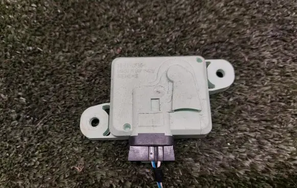 BMW X3 E83 Airbag deployment crash/impact sensor 65773415299 X0470162A