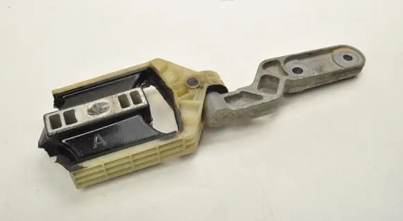 Volvo XC90 Engine mounting bracket 31480554