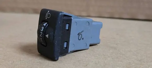 Suzuki Ignis Headlight level height control switch 3518075F00