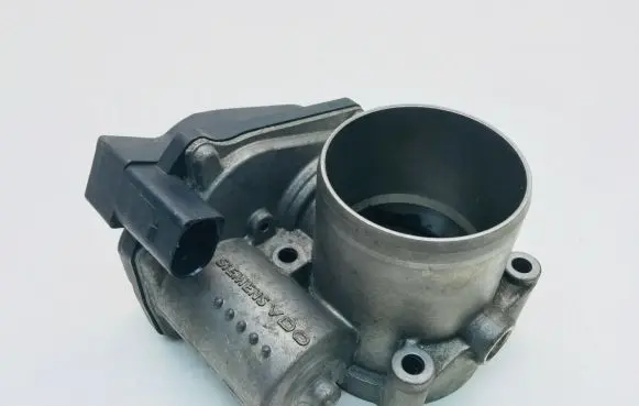 Volkswagen Golf Plus Throttle valve 03C133062C A2C53030936