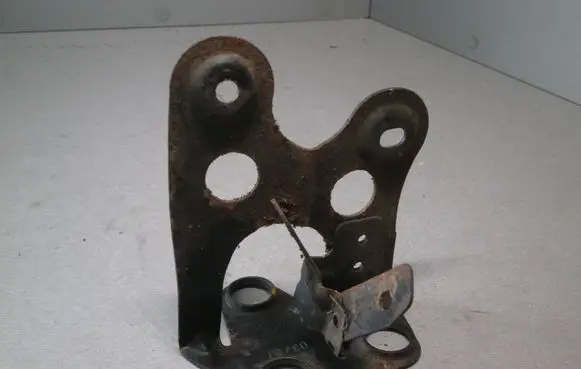 Volkswagen PASSAT B6 ABS pump bracket 3C1614235C