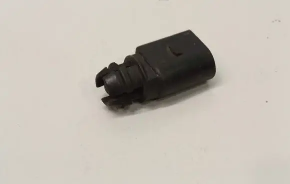 Volkswagen PASSAT B7 Outside/exterior temperature sensor 8Z0820535