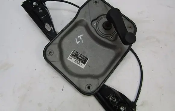 Skoda Fabia Mk2 (5J) Rear door manual window regulator 