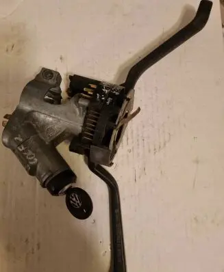 Volkswagen Golf II Ignition lock 171905851
