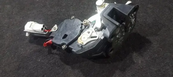 Toyota Camry Front door lock