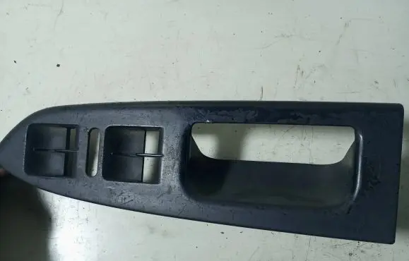 Volkswagen Touran I Front door window switch trim 1T1867371F