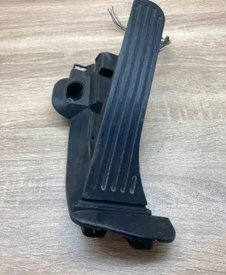 Volkswagen PASSAT B6 Accelerator throttle pedal 1K2721503M 6PV00874500